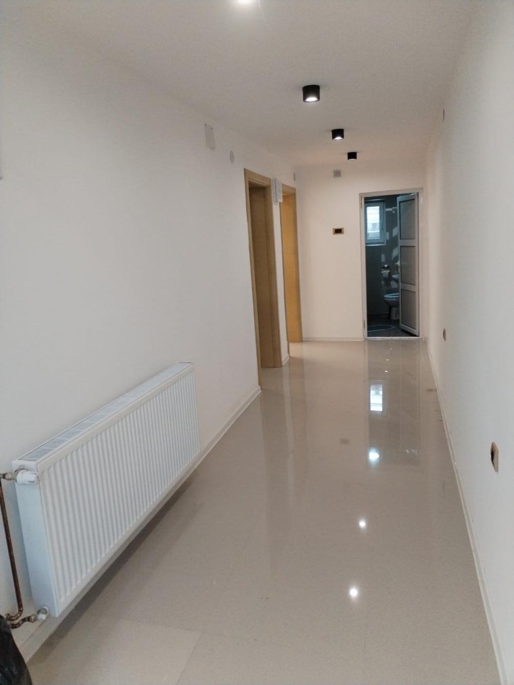 Slika 2 - Jednoiposoban, 50m2, Palilula Niš, ima lift